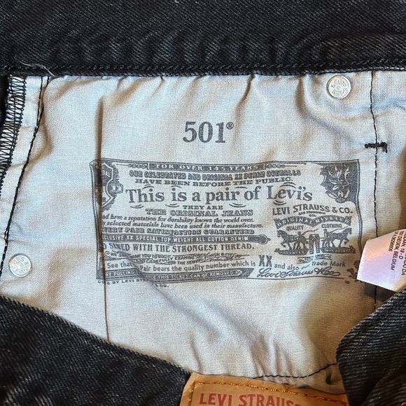 Levis | 501 Original Fit High Rise Wash Black Denim Shorts Size 32/14 Plus Size - Picture 8 of 11